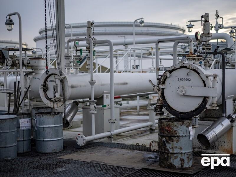 Евросоюз снизил потолок цены на российскую нефть