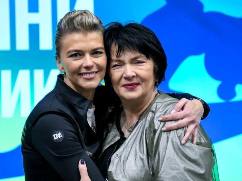 "Зробив боляче". Дерюгіна розповіла, чому її донька не спілкується зі своїм знаменитим батьком Блохіним