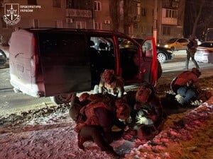 В Одессе военнослужащие ТЦК похитили мужчину, час катали в автобусе и требовали $6 тыс.