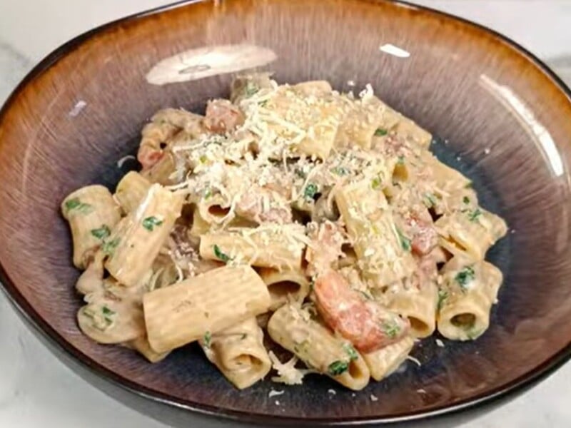 Із цією підливою макарони виходять неймовірно смачними й апетитними – як із ресторану. Рецепт