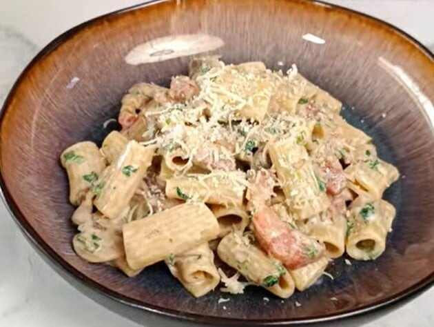 С этой подливой макароны получаются невероятно вкусные и аппетитные – как из ресторана. Рецепт