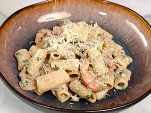 С этой подливой макароны получаются невероятно вкусные и аппетитные – как из ресторана. Рецепт