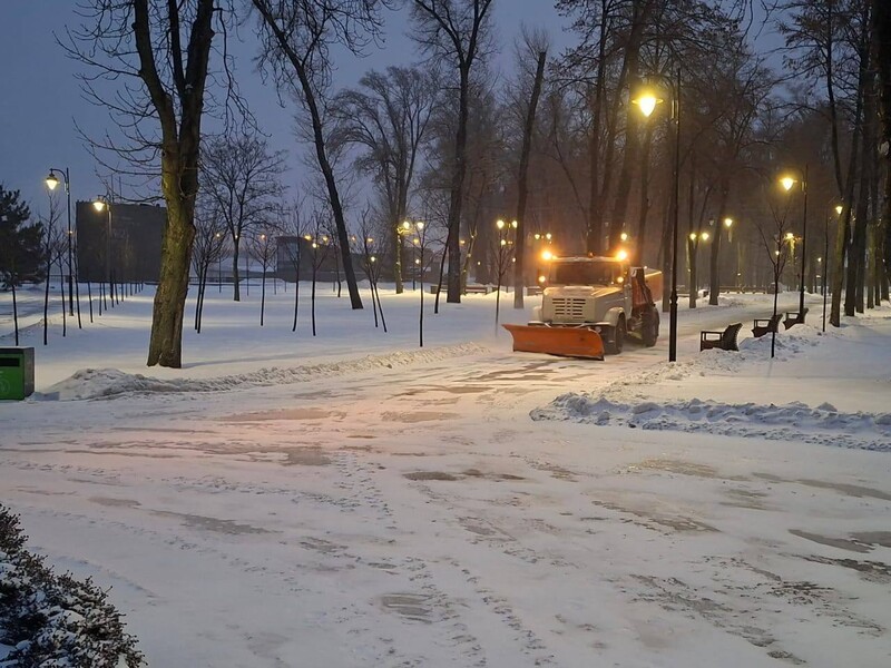 На улицах Киева "приглушили" освещение. В школах будут каникулы до 1 февраля