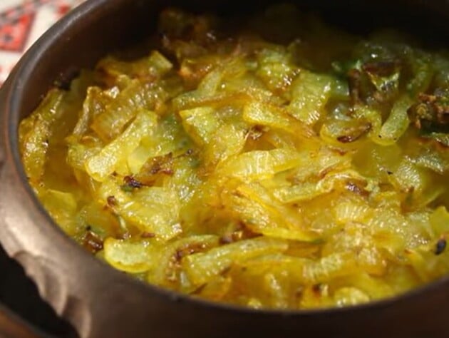 Зимой приготовьте сытную толканку – старинное украинское блюдо из картофеля и пшена. Рецепт