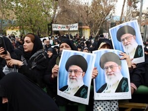 Лидер Ирана Хаменеи впервые публично признал гибель тысяч протестующих