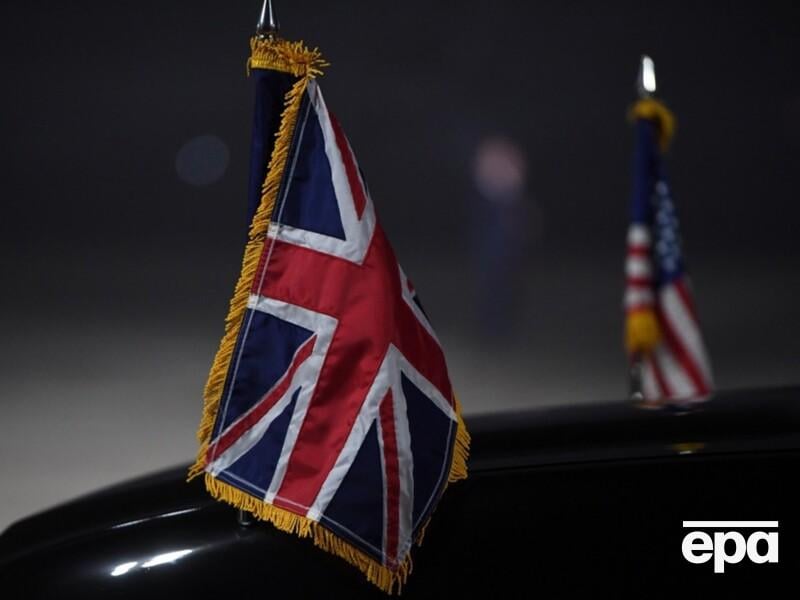 "Колись вона була нашою". Британський журналіст запропонував Королівству викупити Америку