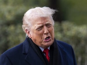 Вісім країн НАТО зробили заяву після погрози Трампа ввести мита через позицію щодо Гренландії
