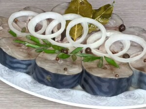 Залийте скумбрію цим маринадом – і вона вийде ніжною й дуже ароматною. Рецепт