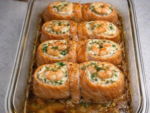 Загорніть це у слайси – і вийдуть ніжні рибні рулетики. Швидкий і простий рецепт смачної закуски