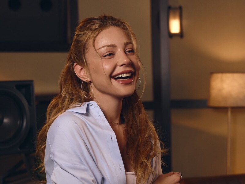 Тина Кароль, Ефросинина, Соловий и другие поддержали Елену Тополю, чьи интимные видео слили в сеть