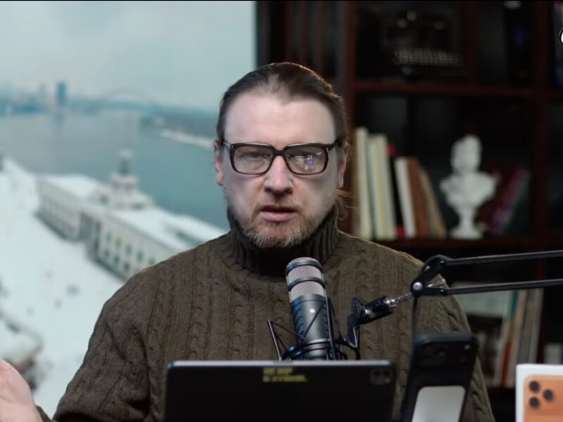 Після скандалу Національне військове кладовище звільнило "чорного" політтехнолога Петрова