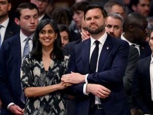 41-річний Венс учетверте стане батьком – друга леді США оголосила, що влітку народить сина