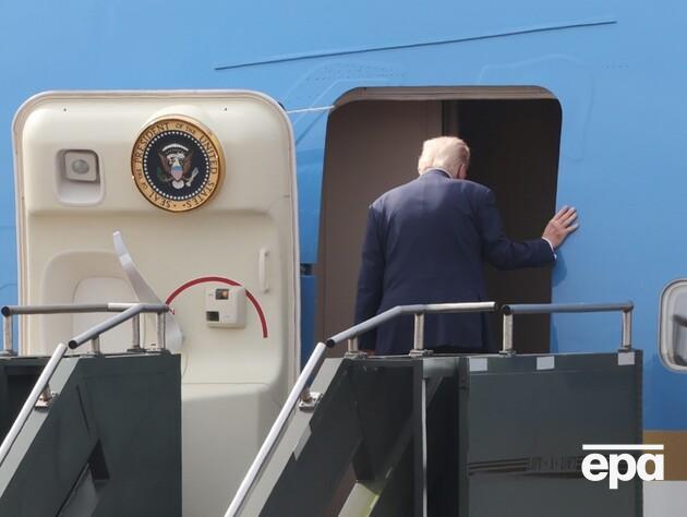 Трамп із другої спроби вилетів у Давос