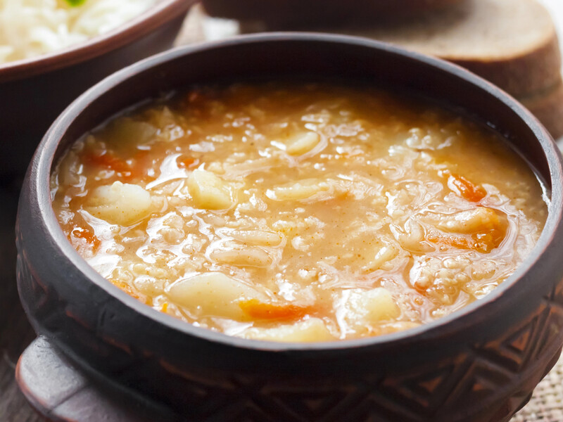 Капусняк за цим рецептом гарантовано вийде наваристим і смачним. Швидкий варіант приготування