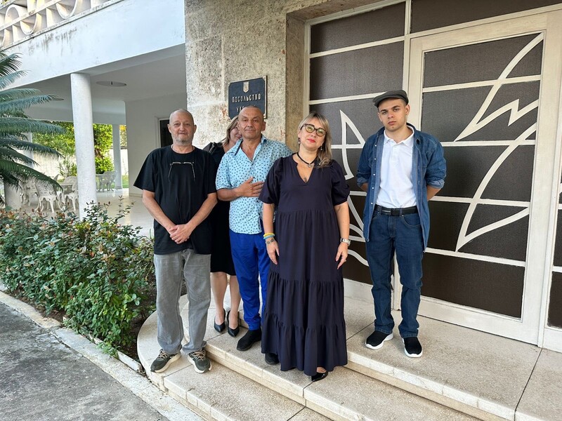 Трьох українців, яких утримували у Венесуелі, звільнили – глава МЗС України