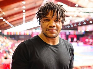 Нардеп Беленюк показал, до какой отметки опустилась температура в его квартире во время блэкаута