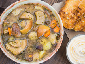 Такое блюдо согреет и насытит. Рецепт питательной юшки на период холодов