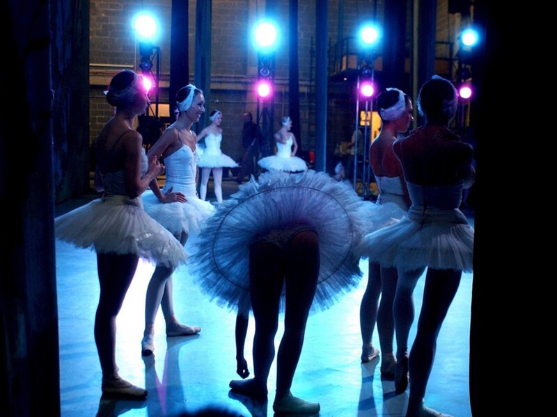 В Большом театре во время показа для участников войны в Украине появилось слово из трех букв