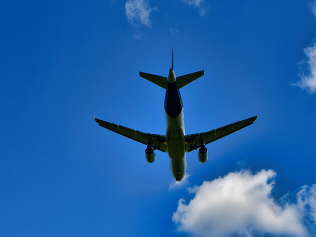 Канадця звинуватили у тому, що він обдурив відомі авіакомпанії й кілька років літав безоплатно