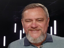 Старый дед Трамп чувствовал, как молодой красавец переключил на себя внимание избирателей