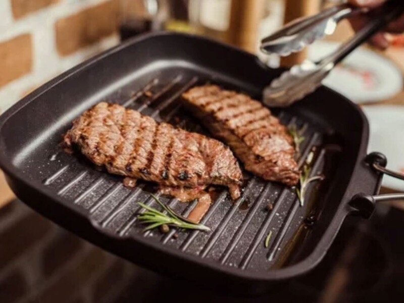 Секрет приготовления сочного стейка – в этом рецепте. Сделайте так же – и он будет, как в ресторане