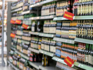 В Кременчуге мужчина украл в магазине 2,5 л пива и закуску. Суд дал ему семь лет тюрьмы