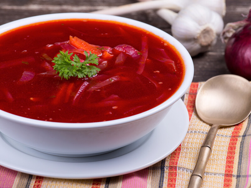 Сделайте это с овощами – и они не превратятся в кашу. Мартыновская дала советы по приготовлению борща на газовой плите