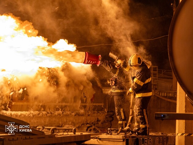 РФ ночью била по Киеву, есть жертва и раненые. Повреждены больница и фабрика Roshen