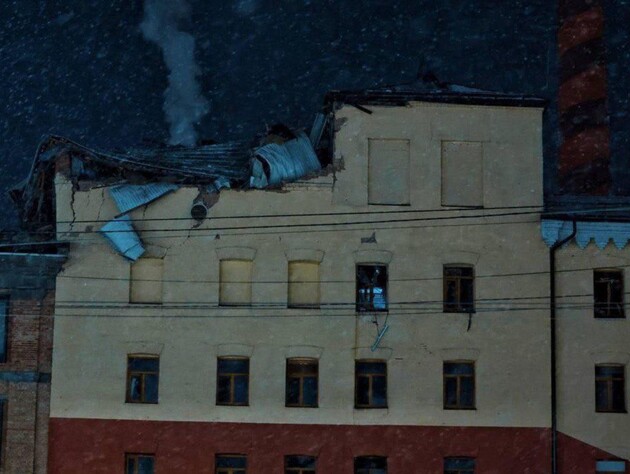 Через атаку РФ на Київ є руйнування на фабриці Roshen. Загинула 48-річна жінка