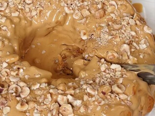 Пʼять хвилин – і неймовірно смачний торт без випічки готовий. Рецепт десерту із дитинства