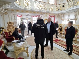 Депутата в Закарпатье подозревают в недекларировании миллионов гривен и отмывании средств. Фото