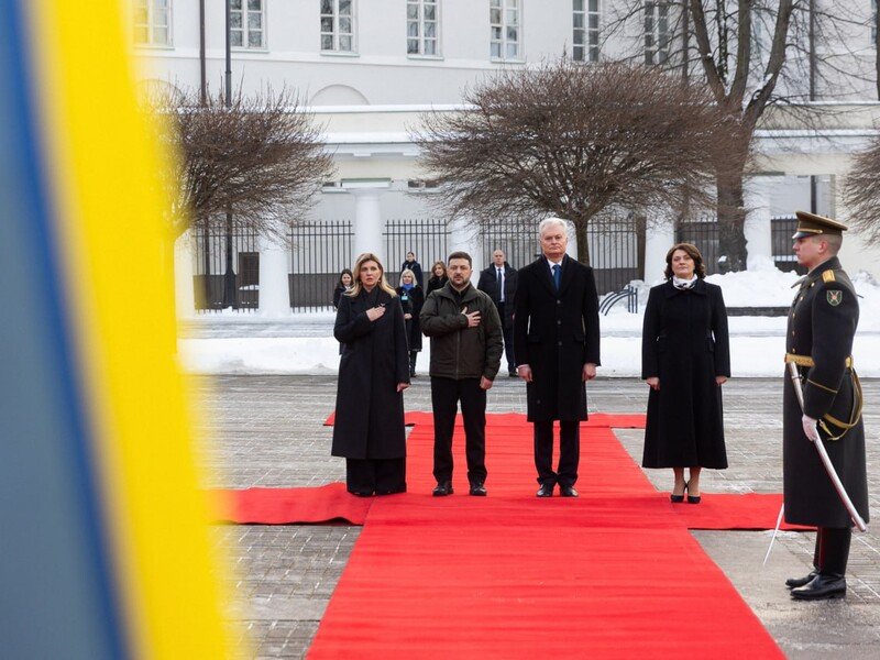Литва передасть Україні майже сотню генераторів. Зеленський розповів про зустріч з Науседою