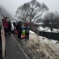 На Закарпатье автобус с детьми упал в воду. Фото