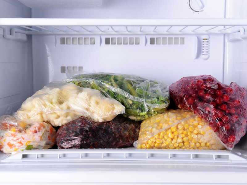 Під час розморожування зробіть це – і ягоди чи овочі будуть як свіжі. Перевірений спосіб