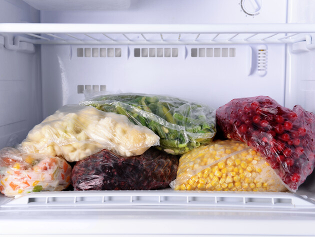 Під час розморожування зробіть це – і ягоди чи овочі будуть як свіжі. Перевірений спосіб