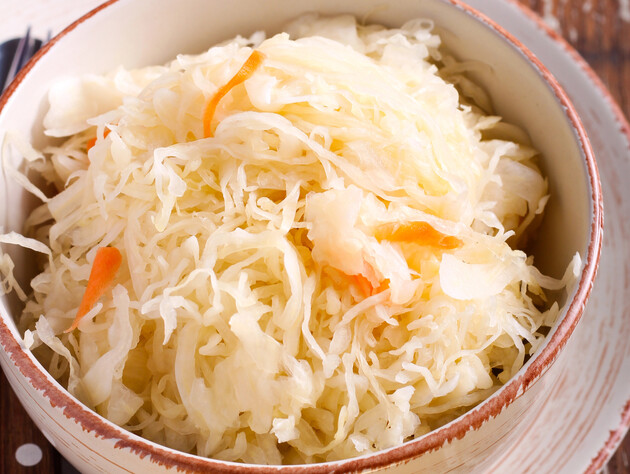 Заквасьте капусту по-новому – и не пожалеете. Секрет изумительного послевкусия – в медовом маринаде