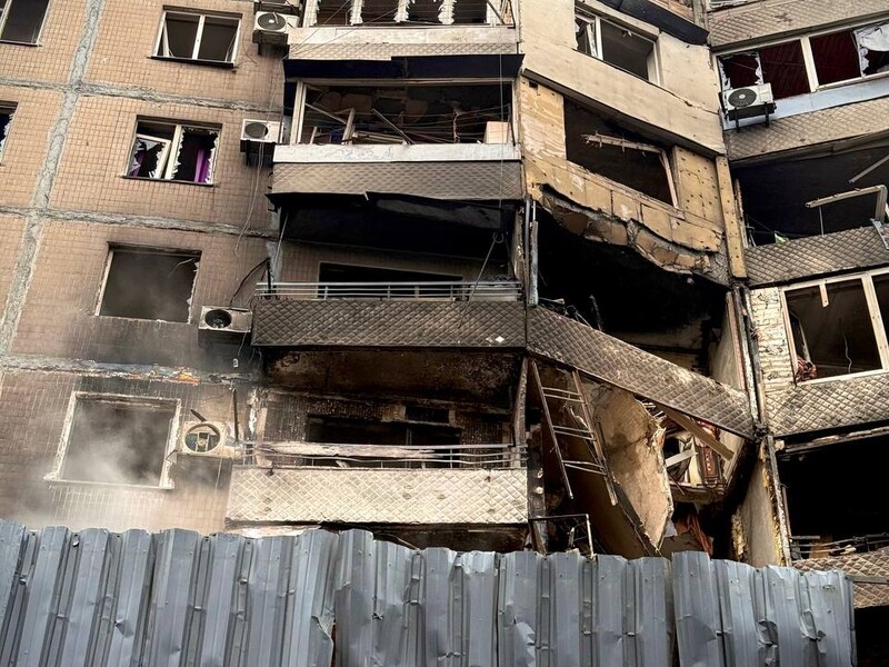 В Одесі під завалами виявили загиблого, серед поранених – вагітна жінка й діти