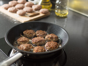 Жареные котлеты всегда будут идеальными и не развалятся, если запомните эти три правила