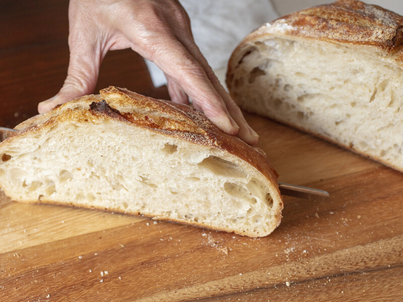 Добавьте это в тесто – и домашний хлеб получится невероятно пышным и эластичным. Универсальный рецепт