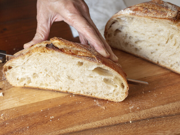 Додайте це у тісто – і домашній хліб вийде неймовірно пухкий і еластичний. Універсальний рецепт