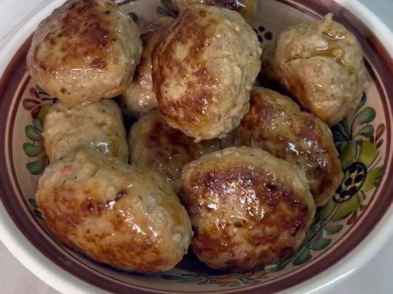 Нажарьте вкусных и сочных котлет из маринованного мяса. Необычный рецепт аппетитного блюда