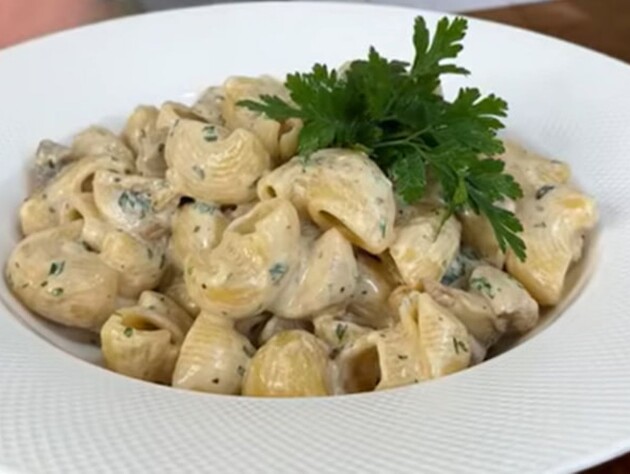 С этой подливой макароны будут как из ресторана. Секрет изумительного соуса – в двух ингредиентах