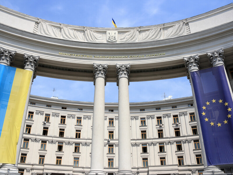 У МЗС України викликали посла Угорщини. Сійярто це не здивувало