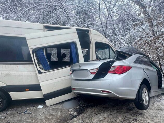 У Київській області сталася смертельна ДТП із маршруткою. Фото