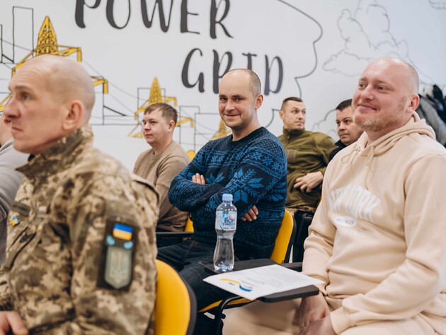 ДТЭК открыл курс по солнечной энергетике для бывших сотрудников-ветеранов