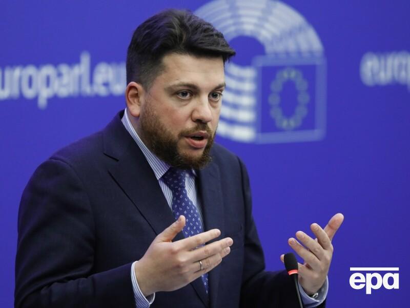 "Желтая карточка". Литва не лишит ВНЖ Волкова, который заявлял о "нациках" в Украине