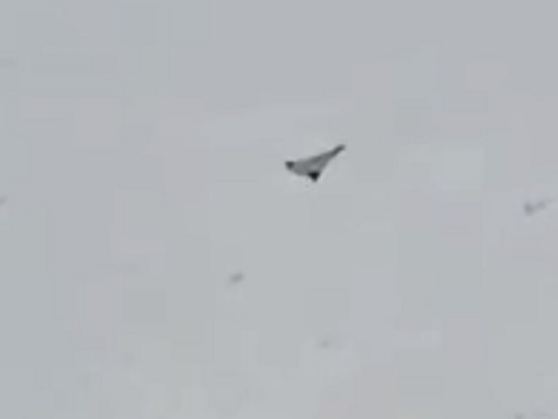 "Політ на наднизькій висоті". Експерт показав відео застосування російськими дронами нової тактики