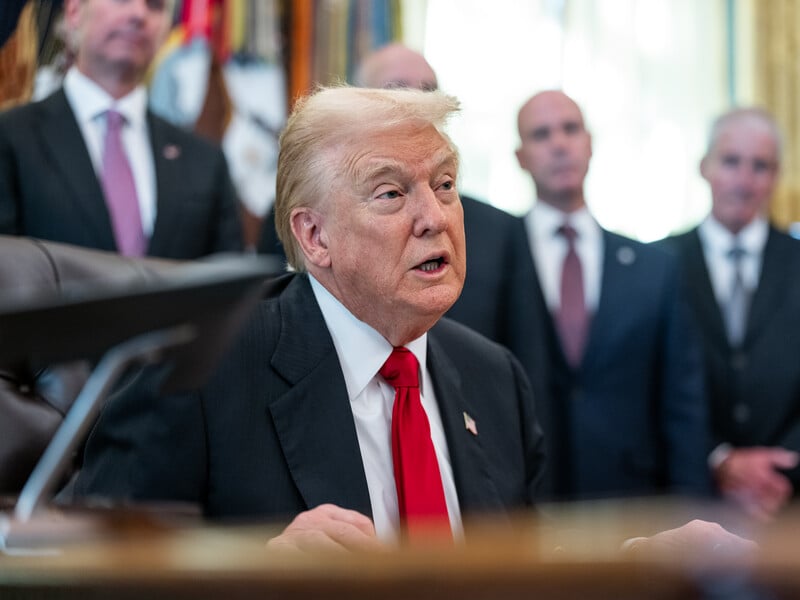 Трамп ввел чрезвычайное положение в США. Среди причин – Куба и Россия