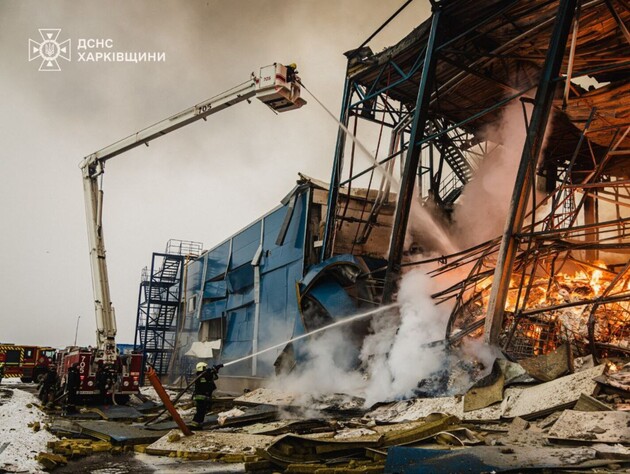 Ракетный удар повредил фабрику американской компании Philip Morris под Харьковом. Фото