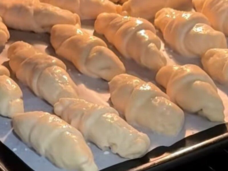 Приготовьте пышные и вкусные рогалики без яиц и сливочного масла. Бюджетный рецепт теста